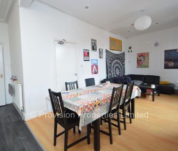 6 bedroom detached house to rent - Photo 5