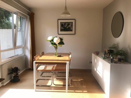 2 Bed Maisonette, Wayman Court, E8 - Photo 4