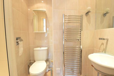 3 bedroom semi-detached house to rent - Photo 5