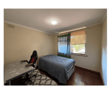Fully Furnished 3-Bedroom 1-Bathroom Home for Rent in Campbelltown - Photo 6