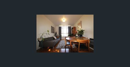 Fantastic city-edge lifestyle - Photo 2