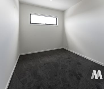 20 Farranreigh Street, Woodstock VIC 3751 - Townhouse For Rent | Do... - Photo 3
