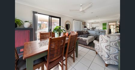 BEAUTIFUL FAMILY HOME CALLING FOR YOU! - Photo 2