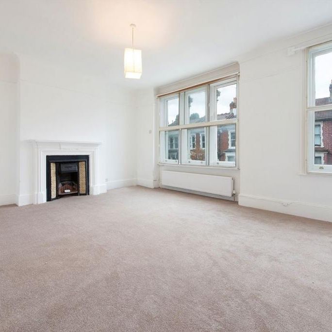 3 bedroom flat to rent - Photo 1