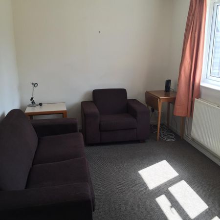 3 bedroom semi-detached house to rent - Photo 4