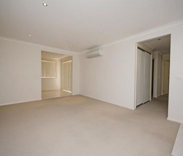 Space & Privacy Close To The Centre of Town! - Photo 4