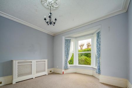 4 bedroom semi-detached house to rent - Photo 2