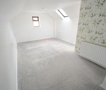 2 bedroom semi-detached bungalow to rent - Photo 3