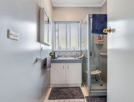 1094 Waugh Road, North Albury NSW 2640 - House For Rent | Domain - Photo 5