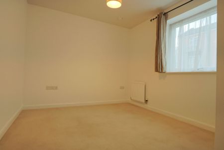 2 Bedroom Home – Professional Let - Photo 3