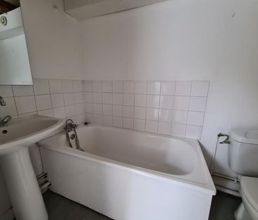 Appartement à Louer à LILLE 423 € - Photo 2