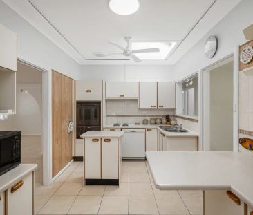 THREE BEDROOM HOME - Photo 3