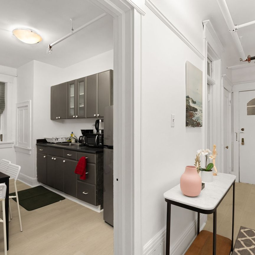 Deluxe Room - Charles St - Photo 1