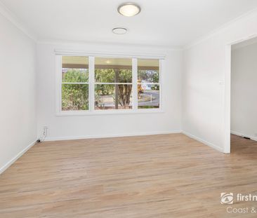 Spacious Family Home - Walk to Beach - Photo 2