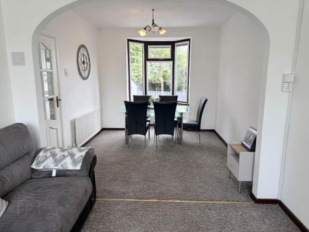 386 Castlereagh Road, Belfast, BT5 6AE - Photo 2