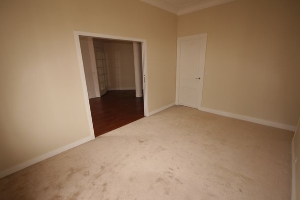 2 pièces en étage élevé, rue La Boetie - Photo 1