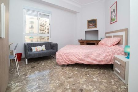 Carrer Les Centelles, Valencia, Valencian Community 46006 - Photo 5