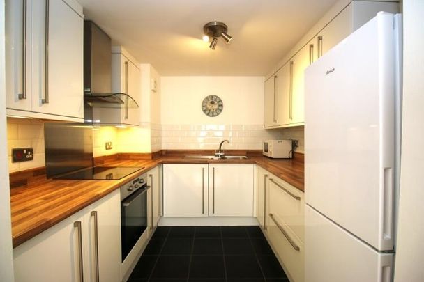 1 Bed Flat, Whitworth House, M1 - Photo 1