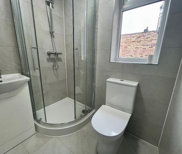 5 bedroom terraced house to rent - Photo 4