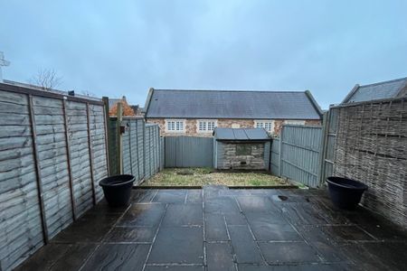 New Square - Photo 4