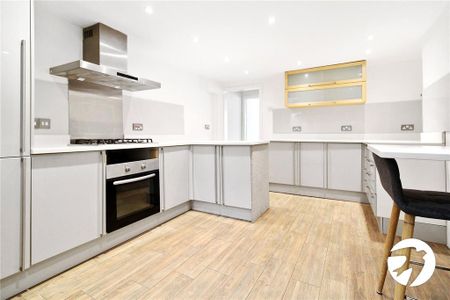 4 bedroom townhouse to rent - Photo 5