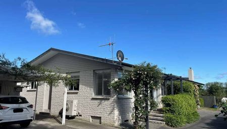 Move Straight-In: Idyllic Havelock North - Photo 2