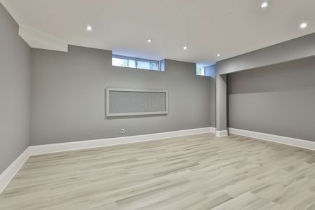 For Lease - 216 Dunvegan Road, Toronto, Ontario - Photo 2