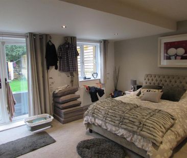 4 bedroom semi-detached house to rent - Photo 3