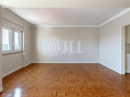 4 room luxury Apartment for rent in Campo Grande, Lisbon - Photo 5