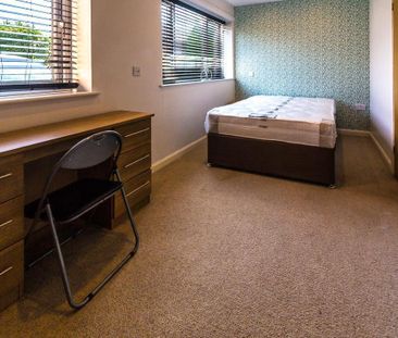 1 bedroom in a house share to rent - Photo 2