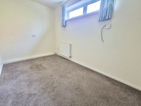 4 bedroom detached bungalow to rent - Photo 4