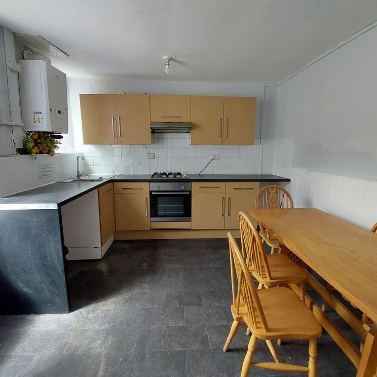 3 bedroom terraced house to rent - Photo 1