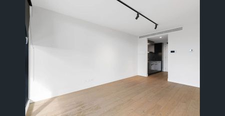 CAMBERWELL’S BEST LOCATION! 1 BEDROOM APARTMENT - Photo 2
