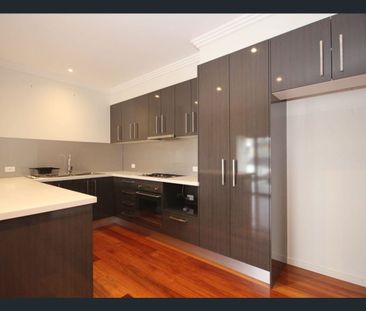 2/736 Wynnum Road, Morningside, Qld 4170 - Photo 3