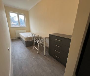 Room in a Shared House, Tokyngton Avenue, HA9 - Photo 3