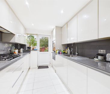 Cranbrook Drive, Berkshire Cranbrook Drive, Berkshire - Photo 2