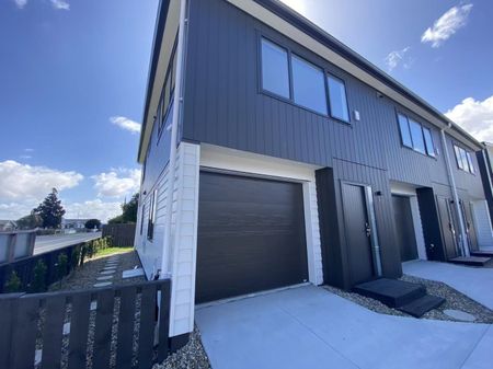 Modern Brand-New Townhouse – Prime Otahuhu Location - Photo 2