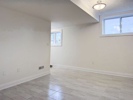 For Lease - 347 Canada Plum Street Unit# Lower, Waterloo, Ontario - Photo 4