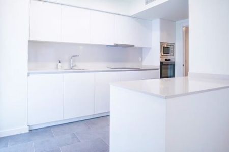 Passeig de la Zona Franca, Barcelona, Catalonia - Photo 5