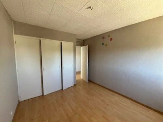 Location appartement 4 pièces - 80m² à Bollene (84500) - Photo 1