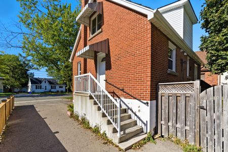 For Lease - 425 Upper Gage Avenue Unit# 1, Hamilton, Ontario - Photo 5