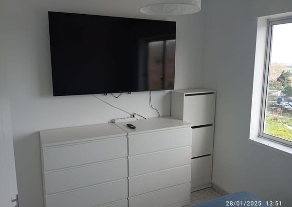 Quarto individual para mulher rapariga VFXira