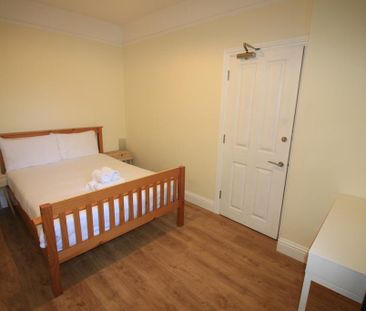 4 bedroom terraced house to rent - Photo 5