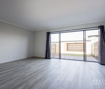 17 Geraldine Walk Wyndham Vale - Photo 2