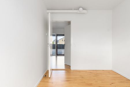 Skøn lejlighed med stor, privat altan med halvtag - Photo 2