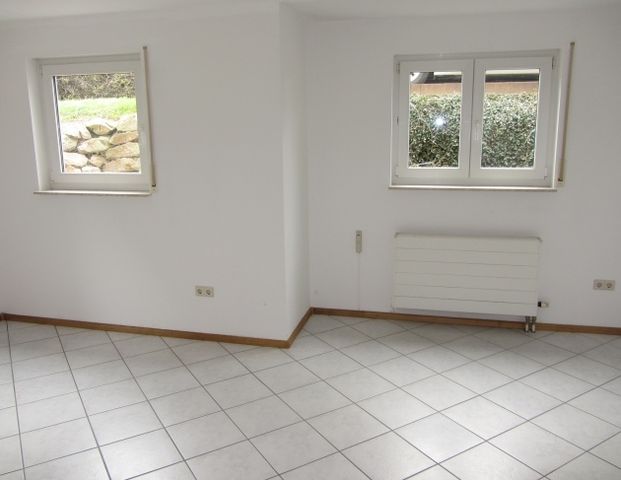 Helle Einliegerwohnung - Bitte schriftlich melden - - Foto 1