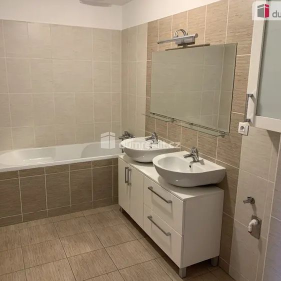 Pronájem prostorného, světlého bytu 3+KK 81 m - Photo 1