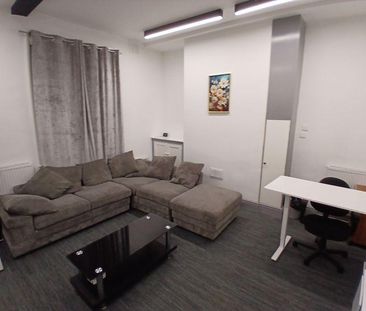 3 bedroom apartment to rent - Photo 1