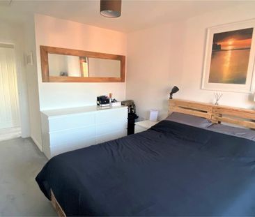 2 bedroom coach house to rent - Photo 6