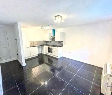 4 bedroom flat to rent - Photo 6